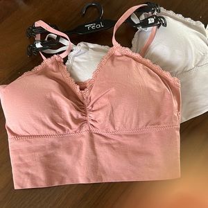 Two pack seamless bra size L